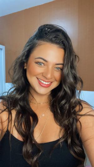 Bruna B.